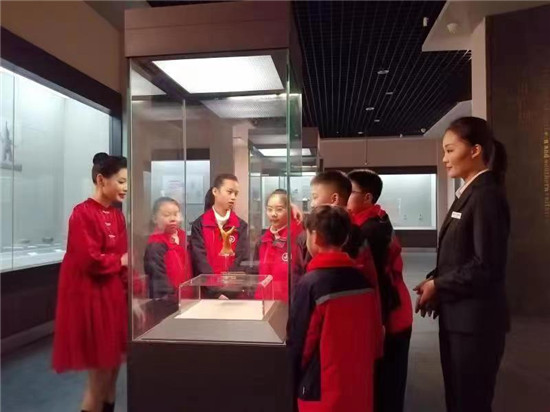 周口市博物馆汉代杂技俑爆燃“出圈”