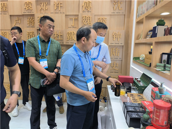 周口市博物馆文创产品亮相深圳博览会