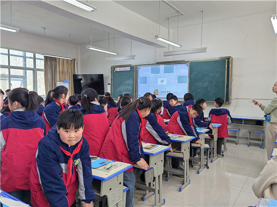 周口市博物馆赴市纺织路小学开展文化进校园活动