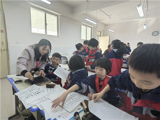 周口市博物馆赴市纺织路小学开展文化进校园活动