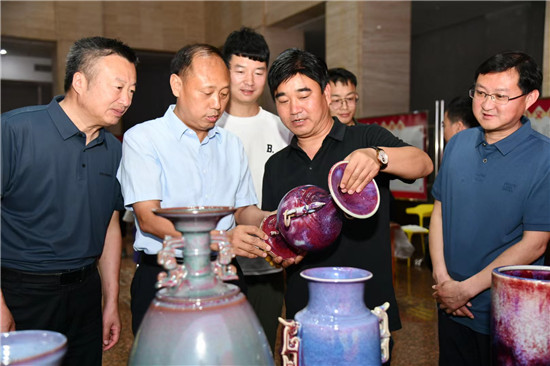 禹州神垕钧瓷非遗传承人集体向周口市博物馆捐赠藏品