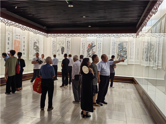 “当代名家百人诗书画联展” 在周口市博物馆展出