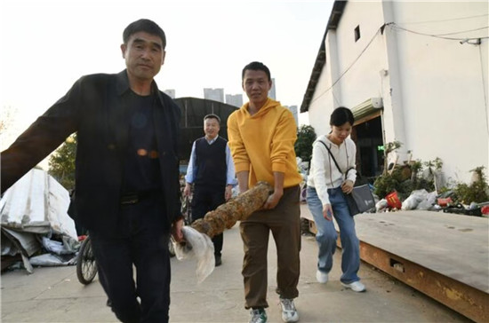 市民向周口市博物馆捐赠一尊明代铁炮